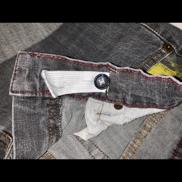 Stamp 10 grey jean shorts with yellow pockets - Picture 6 of 9